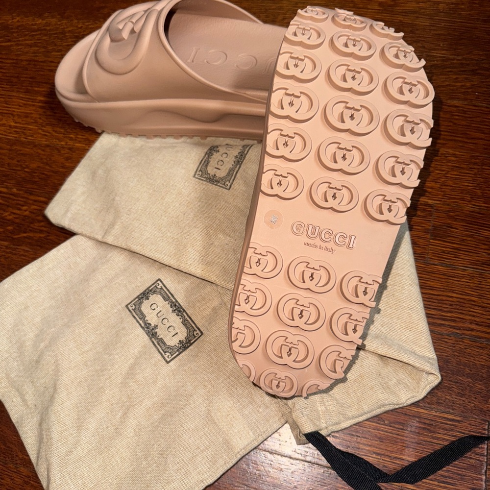 Gucci Platform Slide Sandals - Picture 4 of 7